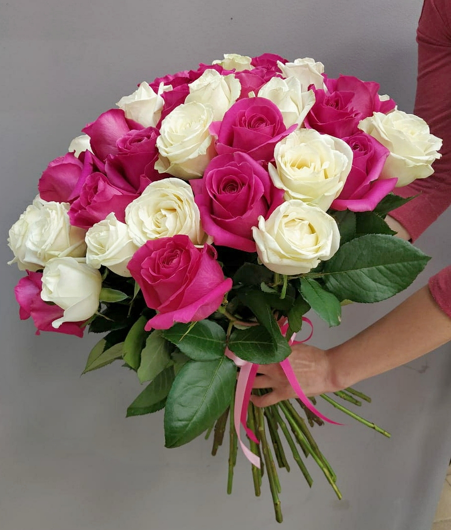 Букет из 51 Бело-розовой розы 60 см №7300-БелР