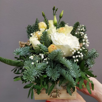 Букет "Морозко" из розы эквадор, нобилиса, эустомы и гипсофилы.