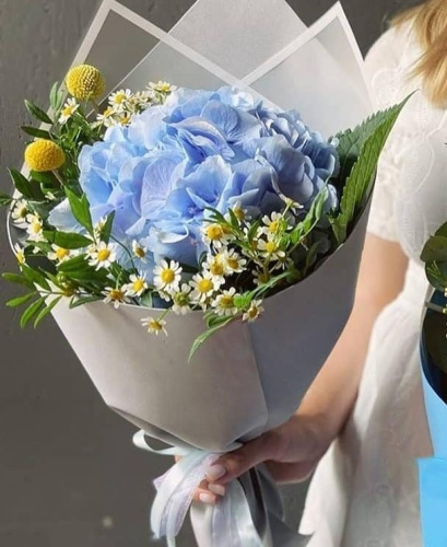 Букет "Лунная соната" с большой гортензией и танацетумом. арт. 22452