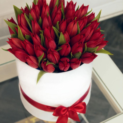 Коробка с тюльпанами 51 шт. (красный) 46171 Коробка с тюльпанами 51 шт. (красный) 46171