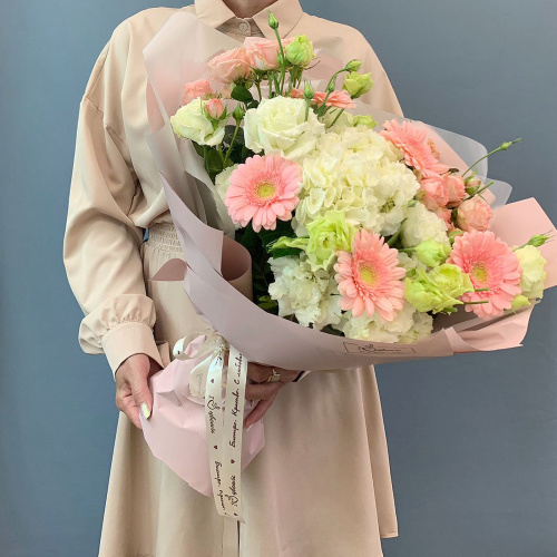 Букет с гортензией и мини герберами 66828