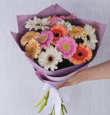 Букет из мини-гербер в нежных оттенках N 35812